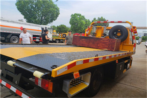 张家界附近拖车电话号码服务