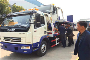 张家界汽车道路救援拖车价格